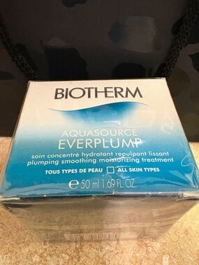 Biotherm Aquasource Everplump Moisturizing Treatment - Blue